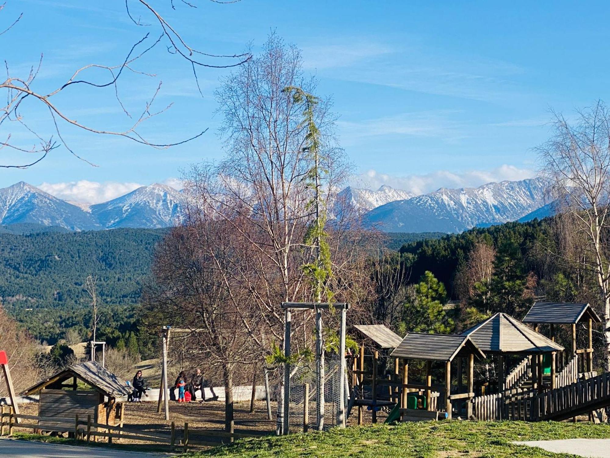 Chalet Pres Des Pistes Avec Vue Panoramique Les Angles  Kültér fotó